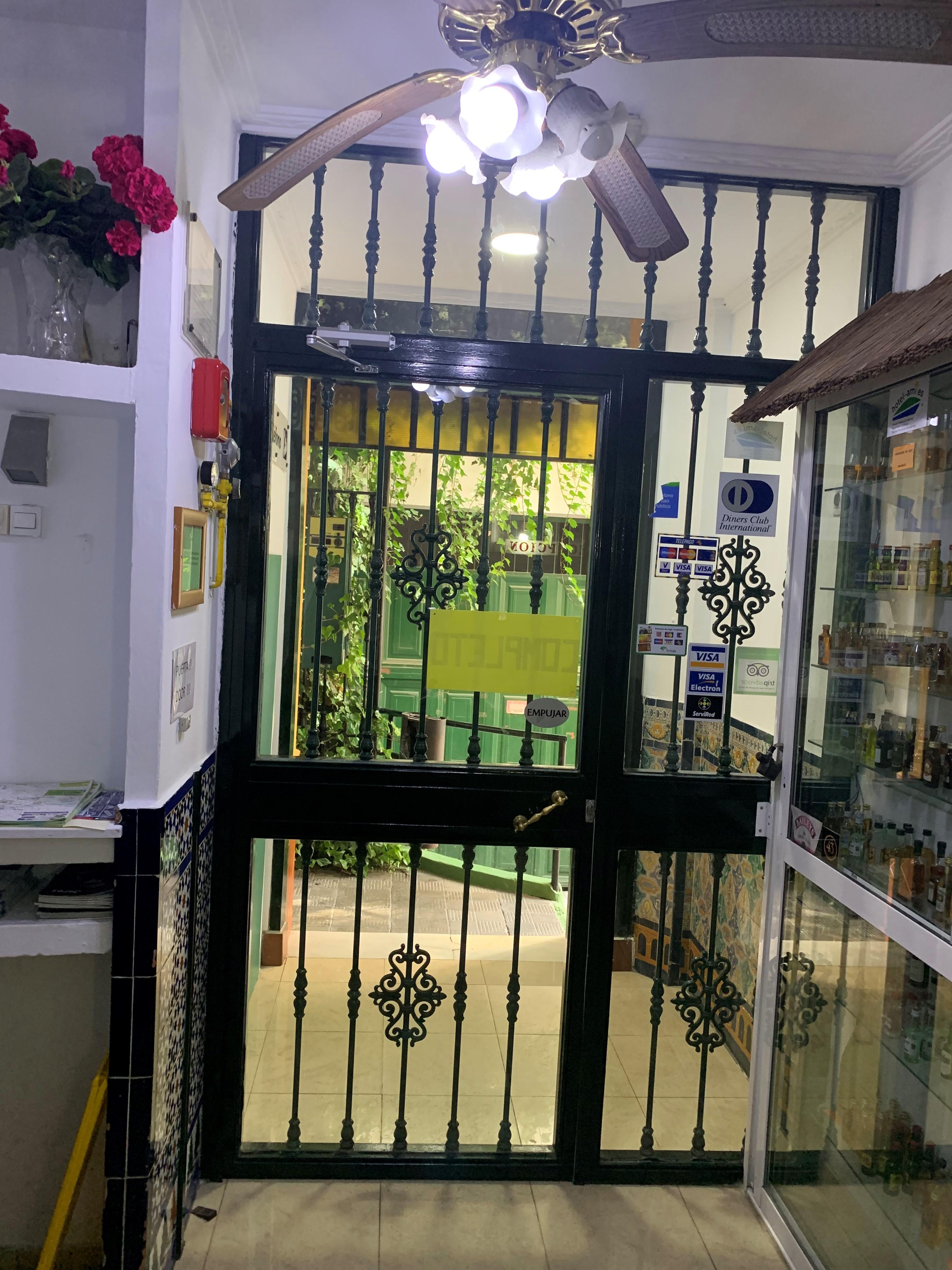 Hostal Alcobia Sevilla Kültér fotó