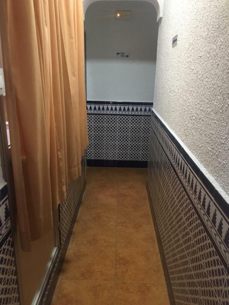 Hostal Alcobia Sevilla Kültér fotó