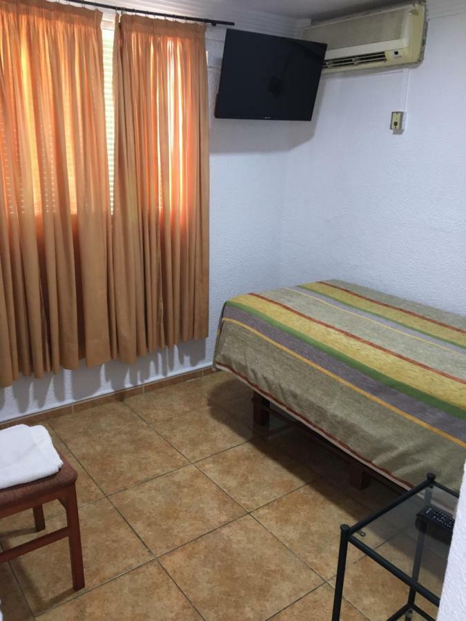 Hostal Alcobia Sevilla Kültér fotó